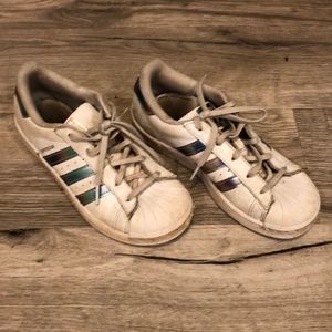 Adidas Superstar - kids sz 2